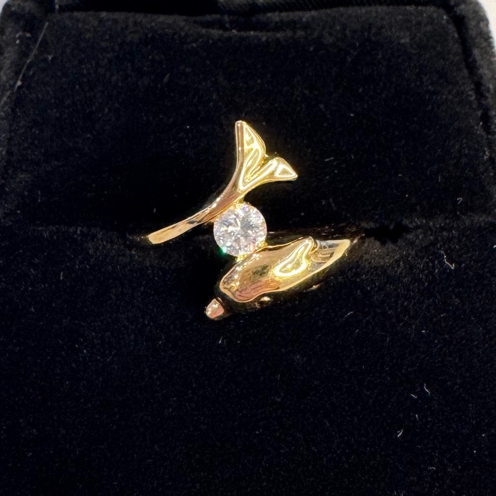 18k Gold Plated Dolphin Ring with a brilliant cut cubic zirconia size 6 3/4.